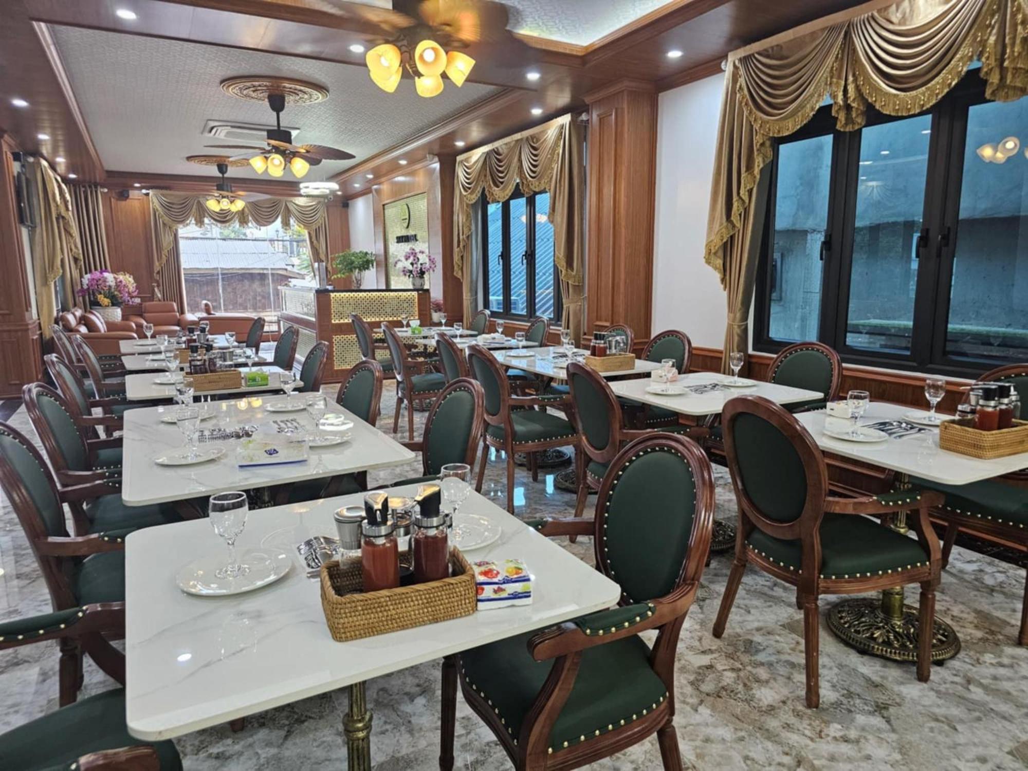 Sky Hotel Vang Vieng Eksteriør bilde