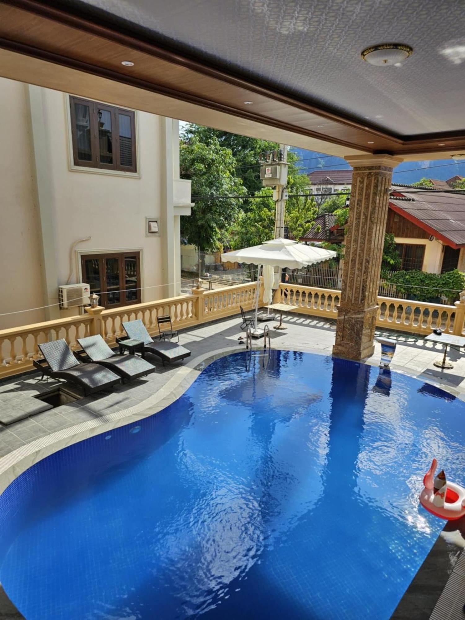 Sky Hotel Vang Vieng Eksteriør bilde
