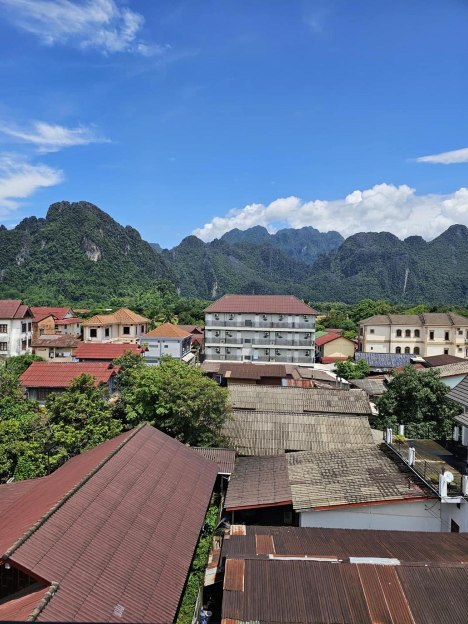 Sky Hotel Vang Vieng Eksteriør bilde
