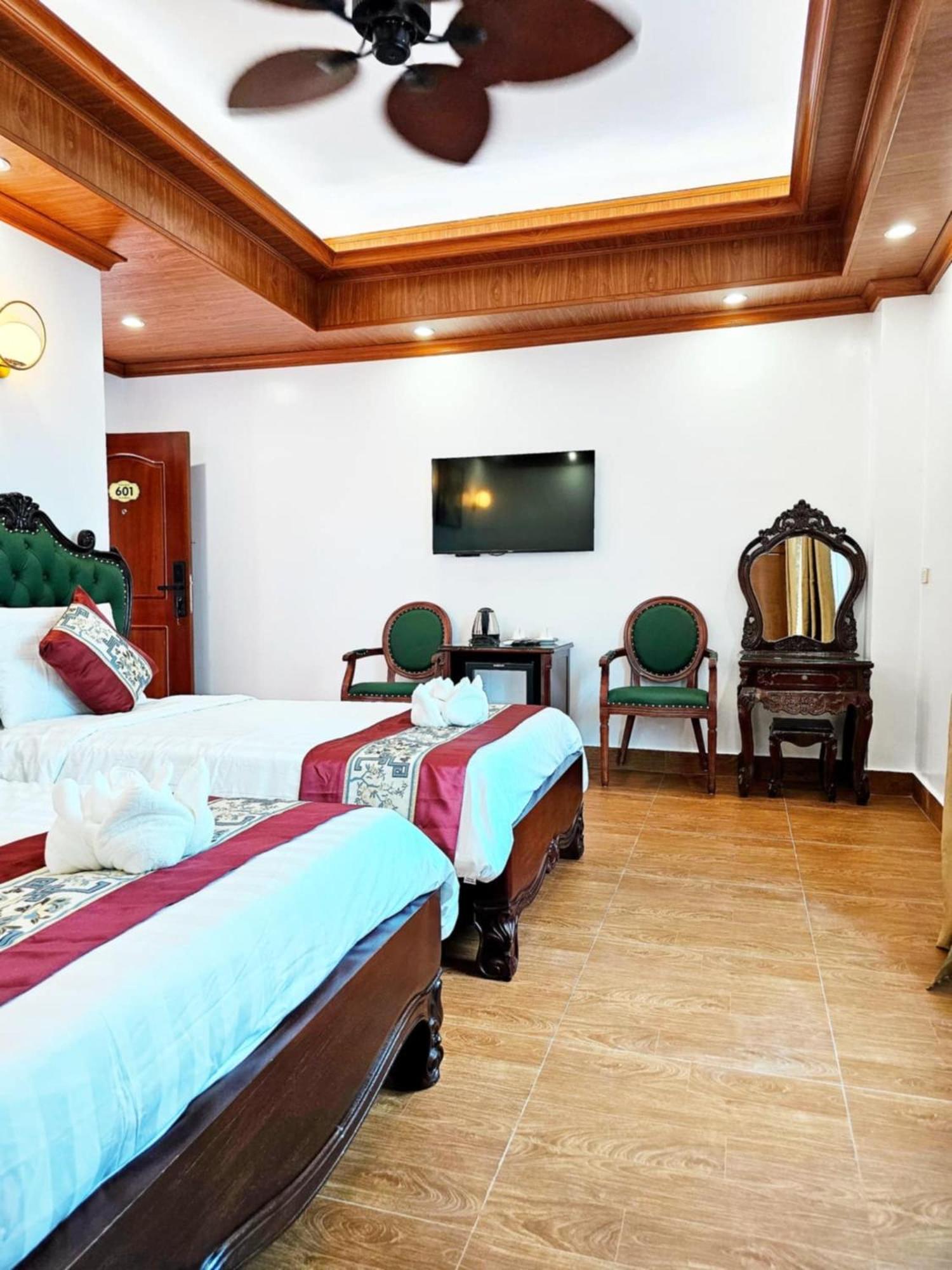 Sky Hotel Vang Vieng Eksteriør bilde
