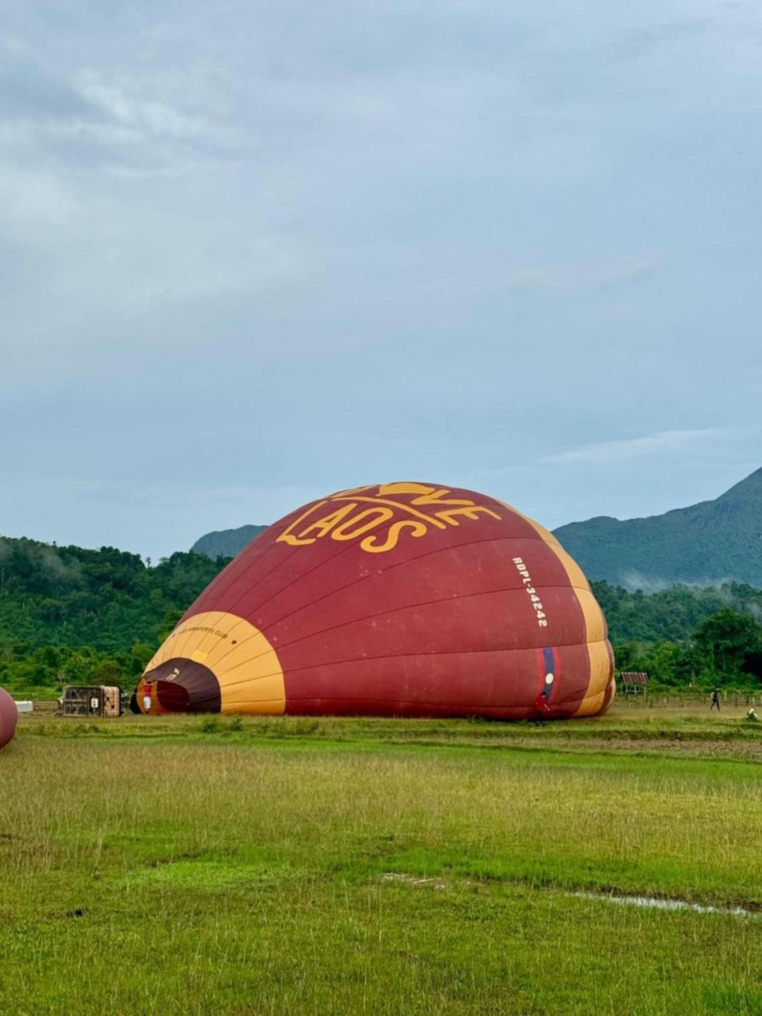 Sky Hotel Vang Vieng Eksteriør bilde