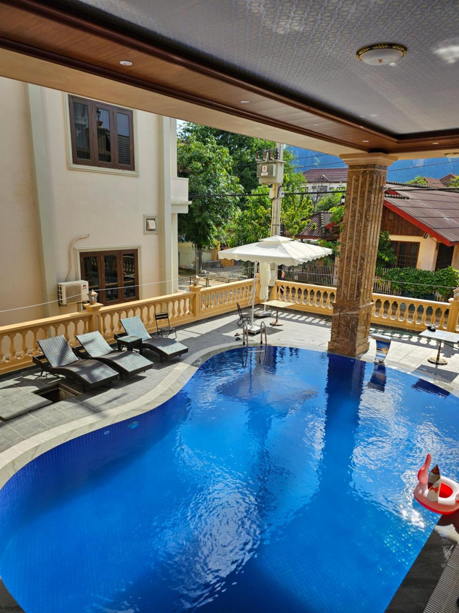 Sky Hotel Vang Vieng Eksteriør bilde